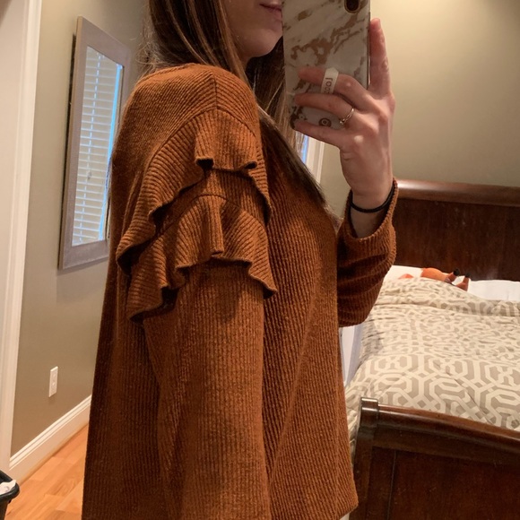 Long Sleeve Ruffle Top - Picture 6 of 7